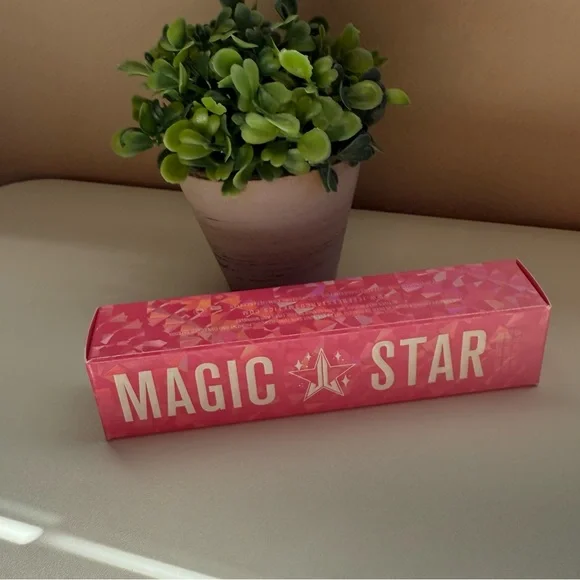 Jeffree Star Magic Star Yellow Liquid Concealer Makeup NEW - Picture 3 of 7